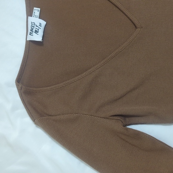 Princess Polly Ribbed V-Neck Long Sleeve Crop Top, Color Brown Size 6 - Picture 3 of 12